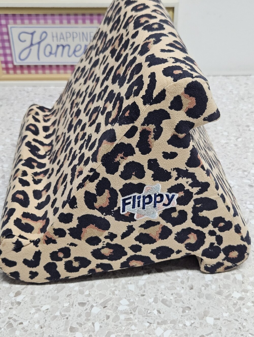 Flippy Tablet Pillow Stand